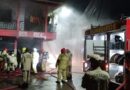 Cinco da mesma família são levados ao hospital após incêndio atingir residência com ponto comercial no Cidade Nova