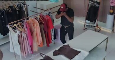 Jovem de 19 anos é encontrada morta com sinais de estrangulamento dentro de loja em Santana; VÍDEO