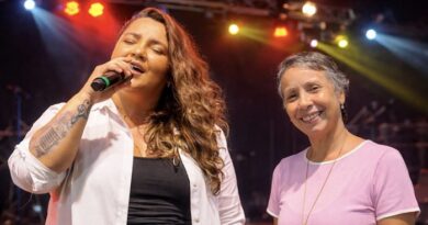 Sesc Amapá realiza ‘Mulheres em Cena’ com exposição de Débora Almeida e show de Nara Lima