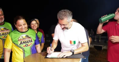 Governador Clécio entrega muro de arrimo da orla do município de Amapá e anuncia novos investimentos