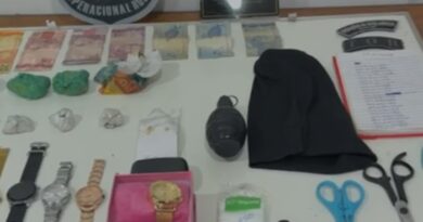 TOR prende suspeita de tráfico com maconha, crack e anotações da venda de drogas no Jardim Felicidade 2 TOR prende suspeita de tráfico com maconha, crack e anotações da venda de drogas no Jardim Felicidade 2