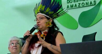 Escritora indígena Cláudia A. Flor D’Maria leva representatividade amapaense a encontro internacional na Amazônia