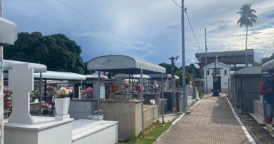 Cemitérios de Macapá recebem serviços de limpeza e manutenção para o Dia das Mães