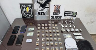 Operação prende suspeitos e apreende drogas em área usada por facção criminosa em Santana