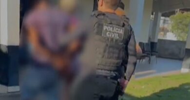 Mulher monitorada por tornozeleira é presa por tráfico de drogas durante operação policial em Laranjal do Jari; VÍDEO Mulher monitorada por tornozeleira é presa por tráfico de drogas durante operação policial em Laranjal do Jari; VÍDEO