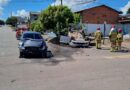 Carro fica com as rodas para cima após acidente em cruzamento de Macapá Carro fica com as rodas para cima após acidente em cruzamento de Macapá