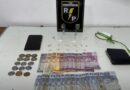 Homem tenta fugir da PM, mas é preso com drogas e dinheiro no Novo Horizonte