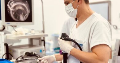 Hospital Alberto Lima realiza cirurgia inédita por endoscopia no SUS para retirar câncer de estômago Hospital Alberto Lima realiza cirurgia inédita por endoscopia no SUS para retirar câncer de estômago