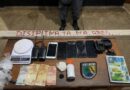 PM prende suspeito de tráfico apontado como ‘punidor’ de facção com drogas, rádios comunicadores e balança de precisão em Oiapoque PM prende suspeito de tráfico apontado como ‘punidor’ de facção com drogas, rádios comunicadores e balança de precisão em Oiapoque