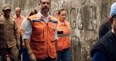 Ao lado de Clécio, Presidente da Alap visita área atingida por incêndio em Santana Ao lado de Clécio, Presidente da Alap visita área atingida por incêndio em Santana