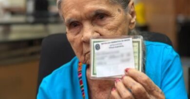 Aos 96 anos, eleitora de Macapá regulariza título e se prepara para votar em 2026 Aos 96 anos, eleitora de Macapá regulariza título e se prepara para votar em 2026