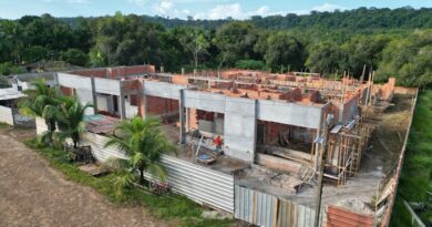 Prefeito Marcelo Pantoja vistoria construção de creche financiada pelo Novo PAC em Pedra Branca Prefeito Marcelo Pantoja vistoria construção de creche financiada pelo Novo PAC em Pedra Branca