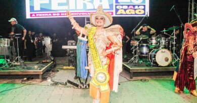 Iza Estrela é eleita Rainha da Expofeira 2026