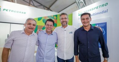 Clécio lidera agenda do petróleo e descoberta abre novo capítulo para o Amapá Clécio lidera agenda do petróleo e descoberta abre novo capítulo para o Amapá