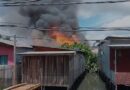 Incêndio atinge área de difícil acesso e mobiliza Bombeiros em Santana; VÍDEO Incêndio atinge área de difícil acesso e mobiliza Bombeiros em Santana; VÍDEO