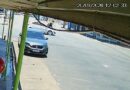 Colisão entre carro e moto deixa dois feridos e é registrada por câmera em Macapá Colisão entre carro e moto deixa dois feridos e é registrada por câmera em Macapá