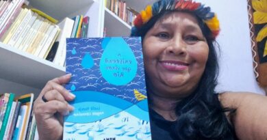 Escritora indígena do Amapá recebe prêmio no Rio de Janeiro por destaque na literatura infantil