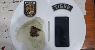 1º BPM aborda motocicleta e prende passageiro com droga na zona sul de Macapá